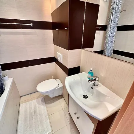 Apartamento Copernic Metro Wifi 85'tv Netflix Disney+ Hbo